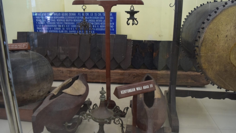 LAMPU GANTUNG